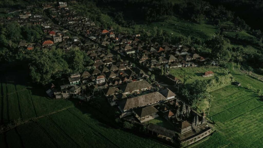 Roposo PR , .